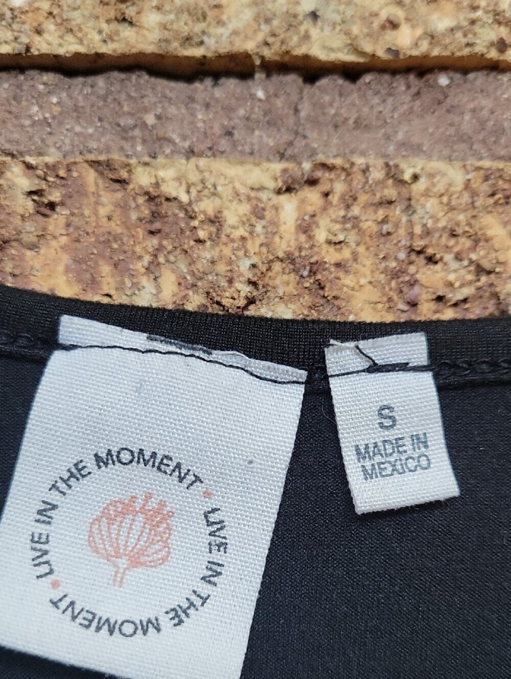 Live in the Moment Long-Sleeve Crewneck Tee Soft Stretchy Casual Size Small - Picture 2 of 8